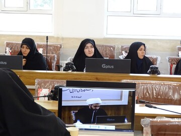 روایت تصویری از گردهمایی مشاوران بانوان و مسئولان بسیج خواهران ادارات استان در حوزه علمیه خواهران استان اصفهان