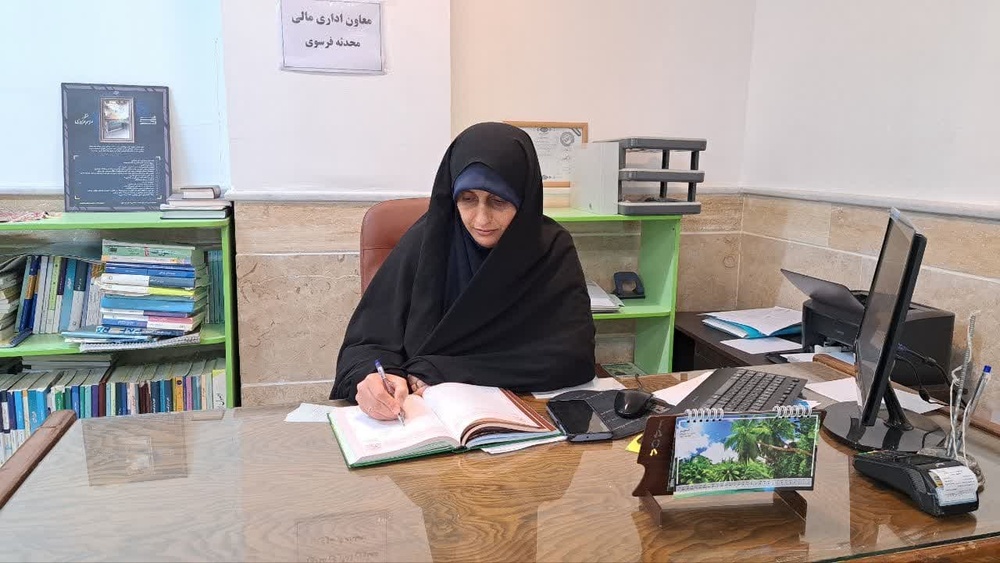 اطاعت آگاهانه از رهبر جامعه و دفاع از ارزش های الهی رمز موفقیت و پیشرفت است