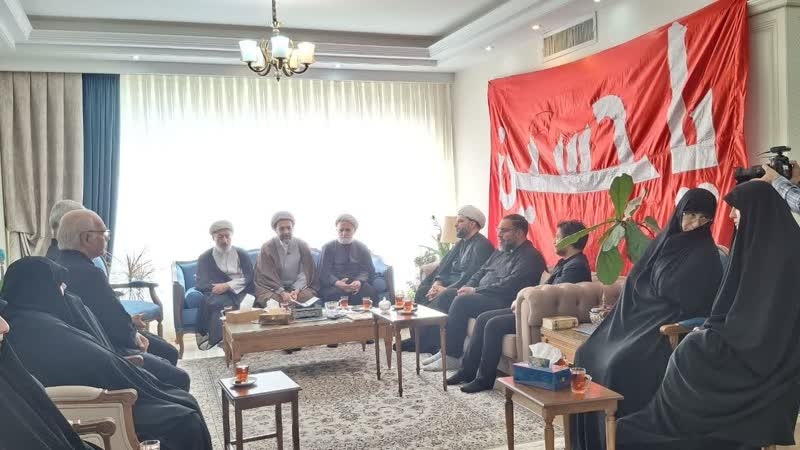 دیدار با خانواده شهدای طلبه جنگ 12 روزه