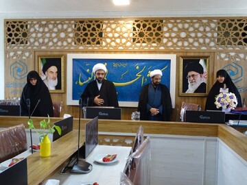 آیین سنگر‌سپاری معاون فرهنگی حوزه علمیه خواهران استان اصفهان