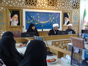 آیین سنگر‌سپاری معاون فرهنگی حوزه علمیه خواهران استان اصفهان