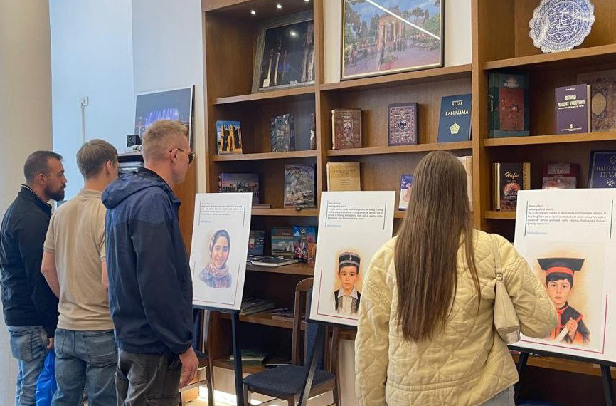 عکس‌های «کودکان شهید ایران» در سارایوو پایتخت کشور بوسنی به نمایش درآمد