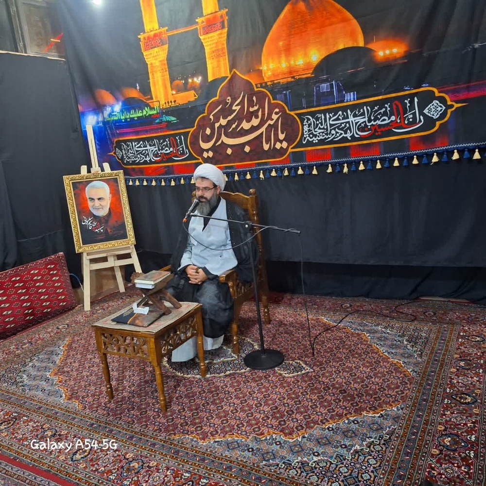 جهل‌زدایی و اهمیت ولایت در نجات جامعه، درس قیام امام حسین(ع) بود