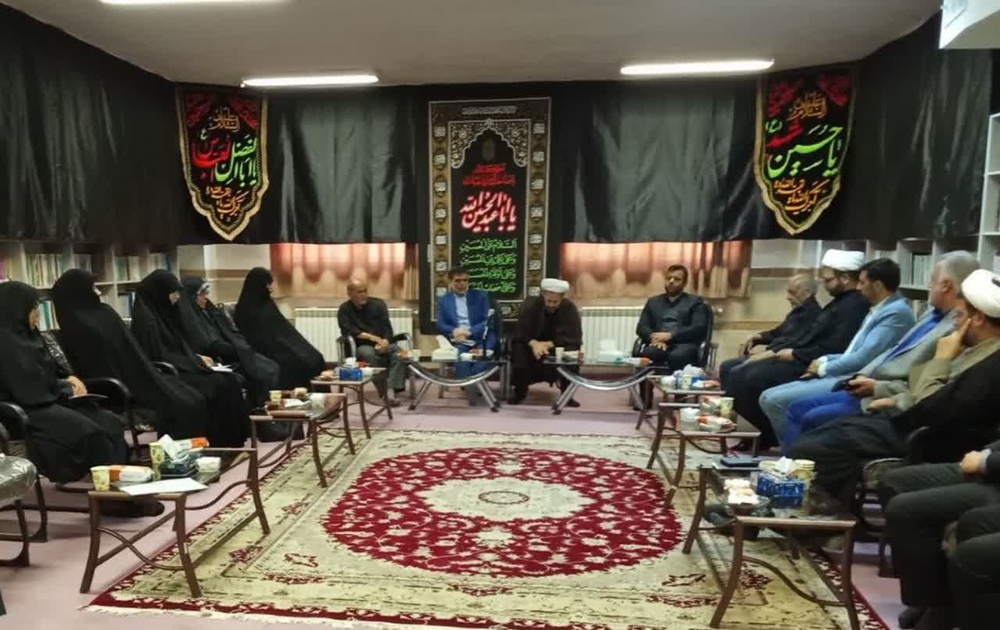 حوزه‌های علمیه خواهران، رسالت خطیری در تربیت نسلی دارند