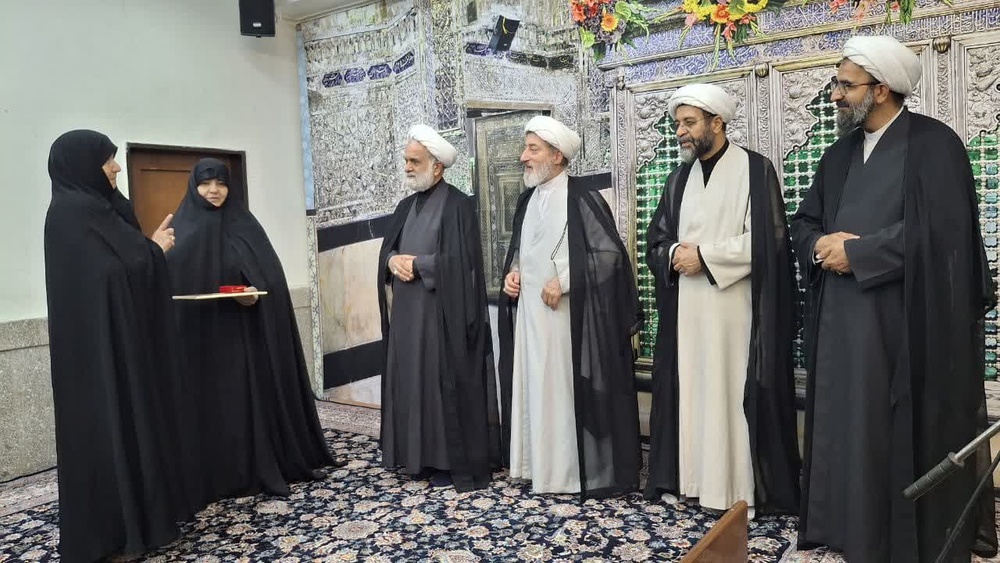 حوزه‌های علمیه خواهران با تقدیم چهار شهیده دِین خود را به نظام و انقلاب اسلامی ادا کرد/ راه مادر و همسر شهید، باید نسل‌ها تداوم یابد