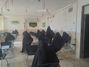 تصاویر/برگزاری آزمون ورودی حوزه‌های علمیه خواهران در مدارس علمیه استان مرکزی