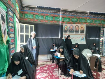 تصاویر/برگزاری آزمون ورودی حوزه‌های علمیه خواهران در مدارس علمیه استان مرکزی