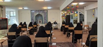 تصاویر/برگزاری آزمون ورودی حوزه‌های علمیه خواهران در مدارس علمیه استان مرکزی