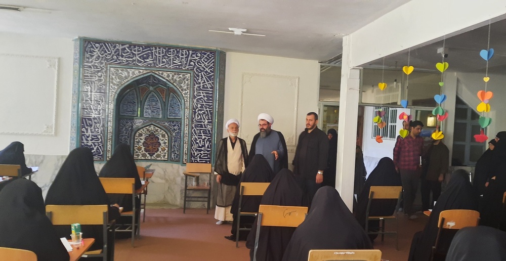 تقدیر نماینده ولی فقیه در استان مرکزی از رشد چشمگیر حوزه‌های علمیه خواهران