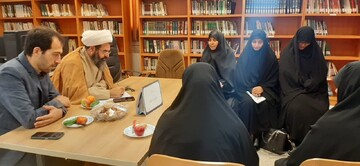 تصاویر/ دیدار مدیر حوزه علمیه خواهران استان مرکزی با کادر مدارس علمیه شهرستان ساوه