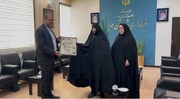 تقدیر مدرسه علمیه الزهرا(س) مهریز از فرماندار در هفته دولت