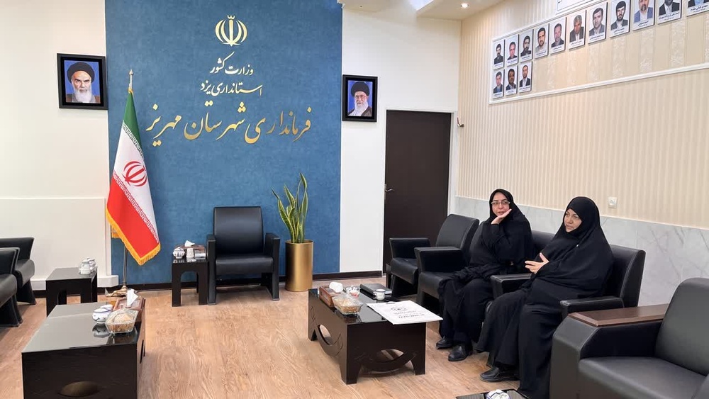 تقدیر مدرسه علمیه الزهرا(س) مهریز از فرماندار در هفته دولت 