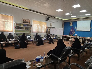 تصاویر/ هم‌اندیشی مدیران مدارس علمیه خواهران یزد با فرمانده سپاه الغدیر