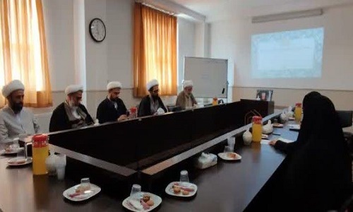 برگزاری جلسه کارگروه پایان‌نامه‌های سطح سه در مدرسه کریمه اهلبیت (س)