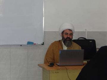 تصاویر/برگزاری کارگاه آموزشی افزایش مسئولیت پذیری اجتماعی ویژه کادر مدارس علمیه استان مرکزی