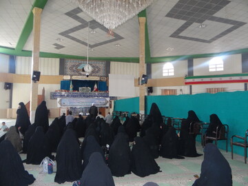 تصاویر/برگزاری کارگاه آموزشی افزایش مسئولیت پذیری اجتماعی ویژه کادر مدارس علمیه استان مرکزی