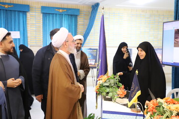 تصاویر/ بازدید آیت الله اعرافی از نمایشگاه دستاوردهای حوزه‌های علمیه خواهران در جامعه‌الزهرا(س)