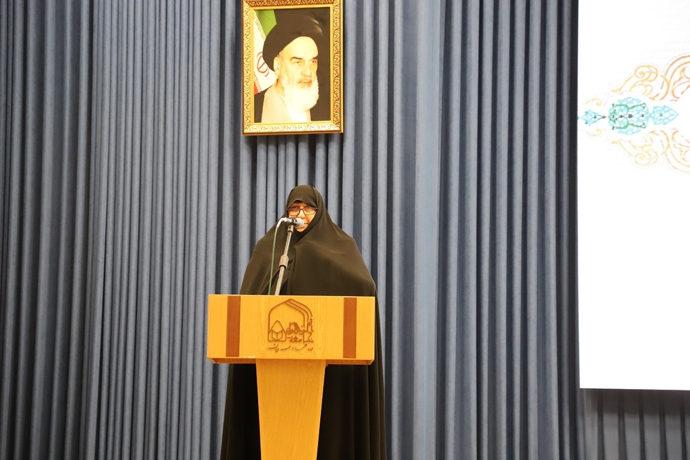 قم به برکت هجرت حضرت معصومه(س) مرکز علم و مأمن انقلاب اسلامی است