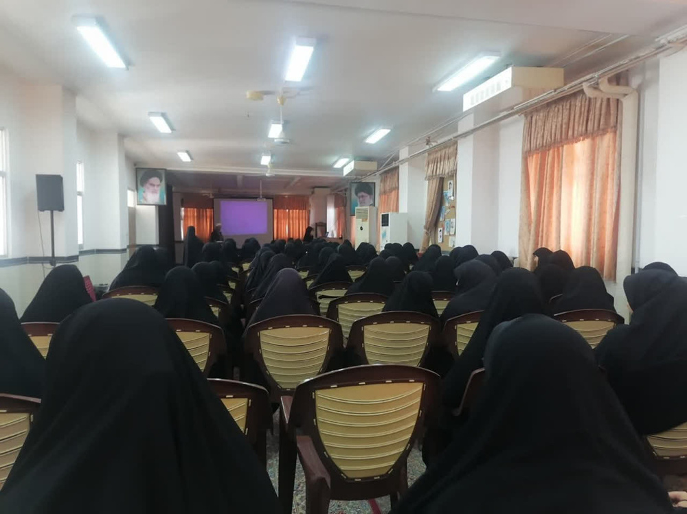 آغاز سال تحصیلی ۱۴۰۴-۱۴۰۵ در مدرسه علمیه حضرت زهرا(س) میبد با تأکید بر تهذیب و اخلاق طلبگی