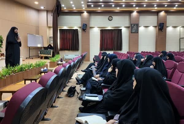 اجلاسیه مدیران مدارس علمیه خواهران فارس برگزار شد 