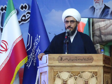 آغاز سال تحصیلی حوزه علمیه خواهران اصفهان در جوار قبور شهدا و علما