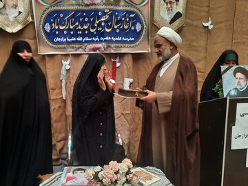 تصاویر/ همگامی علم و ایثار در مدرسه علمیه خواهران برازجان