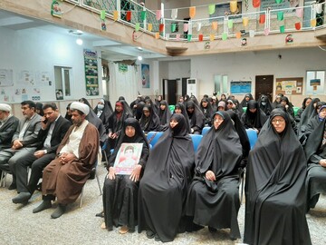 تصاویر/ همگامی علم و ایثار در مدرسه علمیه خواهران برازجان