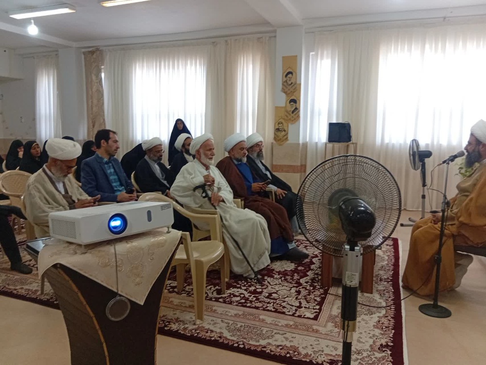 بازدید مدیر حوزه علمیه خواهران استان مرکزی از مدرسه علمیه فاطمه‌المعصومه دلیجان