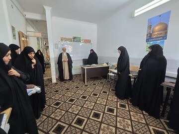 بازدید مدیر حوزه علمیه خواهران استان یزد از مدرسه علمیه معصومیه یزد+ تصاویر