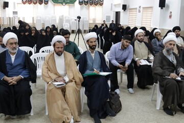 تصاویر/ اولین جلسه درس آیت الله صفایی بوشهری در حوزه علمیه خواهران بوشهر