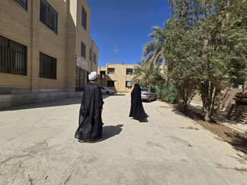 بررسی دغدغه‌های آموزشی در بازدید مدیر حوزه علمیه خواهران یزد از مدرسه فاطمیه اشکذر