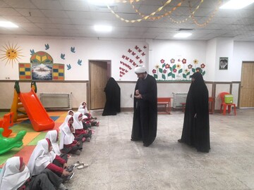 تصاویر/ بازدید رئیس اداره مطالعات و تربیتی حوزه های علمیه خواهران از پیش‌دبستانی وابسته به مدرسه علمیه فاطمه الزهرا(س)ساوه