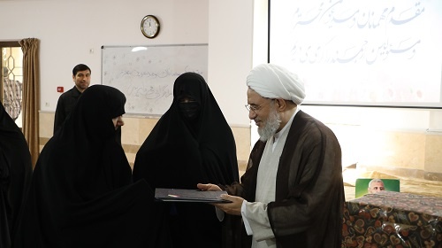 تعلیم و تعلم مقدمه‌ای برای اقامه دین و حاکمیت آن است/تکریم مدیر پیشین و معارفه سرپرست جدید مدرسه علمیه شهید حاج‌غفاری قم
