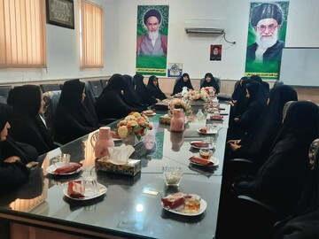 تصاویر/ هم‌اندیشی فرهنگی ویژه طلاب مدرسه علمیه خواهران برازجان