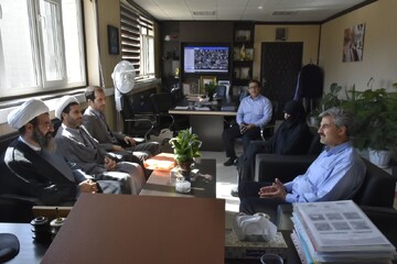 تفاهم نامه مدیریت حوزه علمیه خواهران استان مرکزی با صنعت آب و برق استان مرکزی