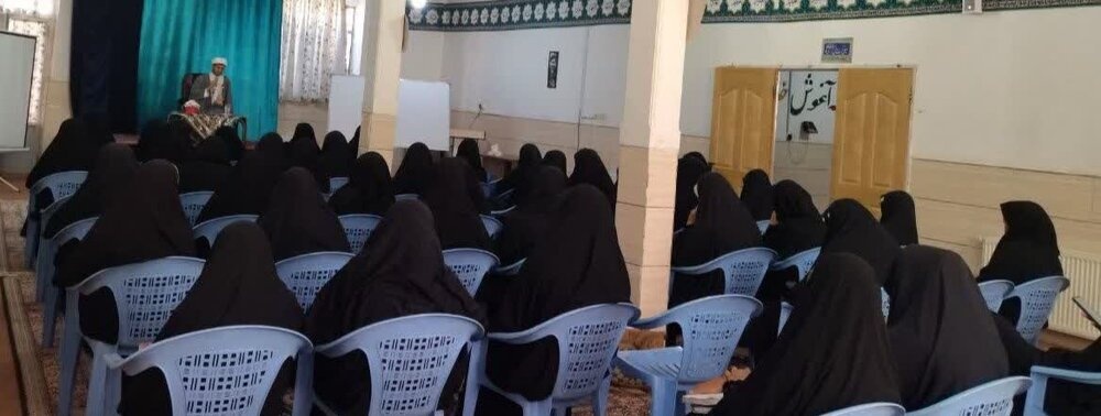 پیشرفت معنوی طلاب در گرو بکارگیری علم در جهت تبعیت از ولایت فقیه است