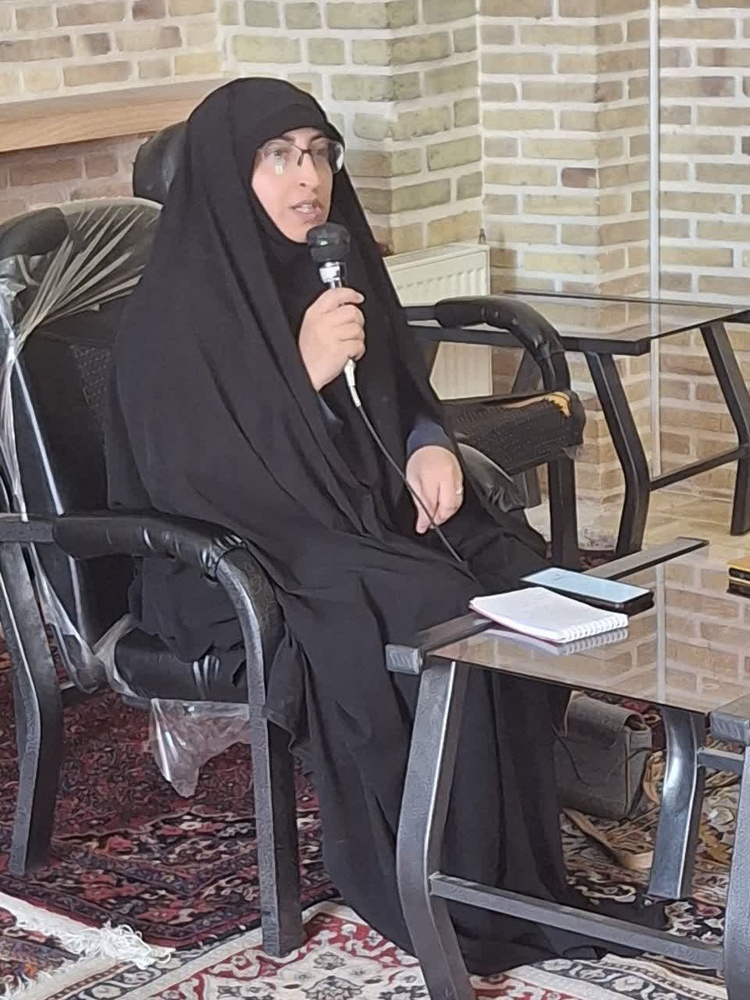 برگزاری نشست تخصصی با عنوان چالش خودمحق‌پنداری و وظیفه طلاب جوان