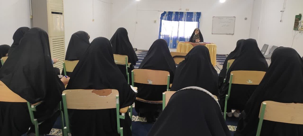 تحصیل علم طلبگی باید راهی باشد برای گسترش آن و شناختن آداب اجتماعی