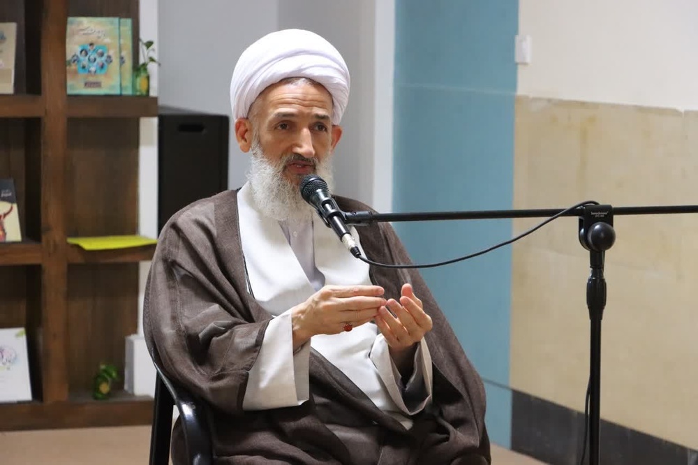 ارتباط با امام عصر (عج)، محور تعالی اخلاق و استقامت جامعه است