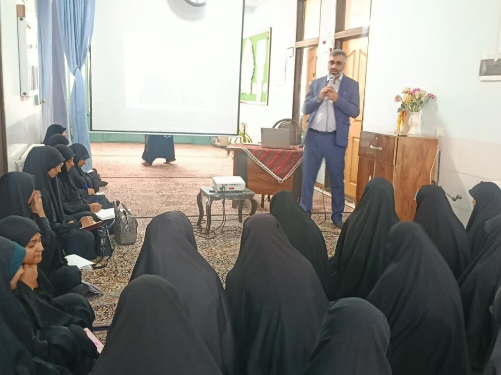 برگزاری کارگاه مشاوره‌ای کاهش تعارضات خانوادگی و همسرداری ویژه بانوان طلبه بم