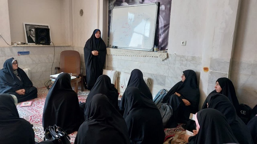 تربیت آگاهانه، کلید ارتباط با نوجوان است