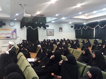 همایش هم اندیشی صنعت آب و برق با حوزه علمیه خواهران استان مرکزی