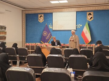 حضور نماینده مردم  یزد و اشکذر در  سومین نشست فصلی مدیران مدارس علمیه خواهران استان یزد