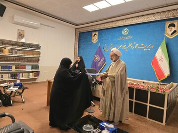 حضور نماینده مردم  یزد و اشکذر در  سومین نشست فصلی مدیران مدارس علمیه خواهران استان یزد