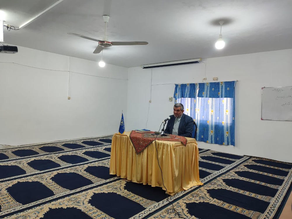 رمز پیروزی هر ملتی مقاومت در برابر دشمن است