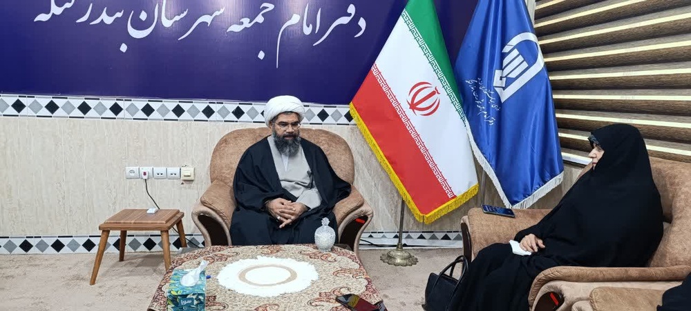 دیدار مدیر حوزه‌ علمیه خواهران استان هرمزگان با امام جمعه و تولیت مدرسه علمیه کوثر سلام‌الله‌علیها بندرلنگه