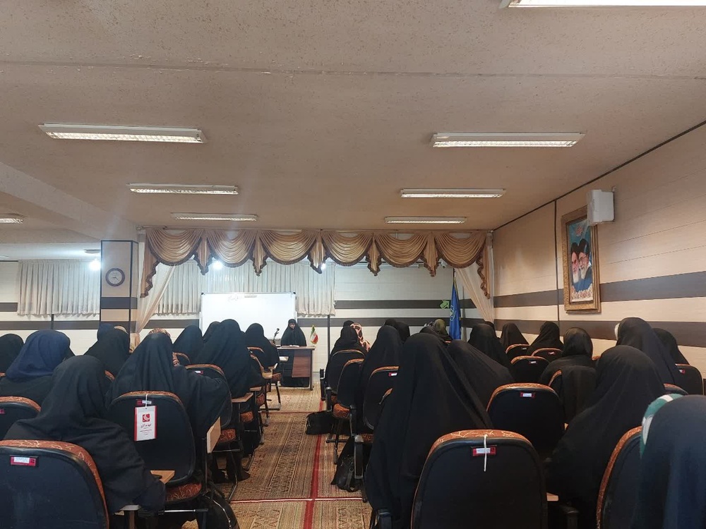 نشست فضائل حضرت زینب در مدرسه علمیه اراک