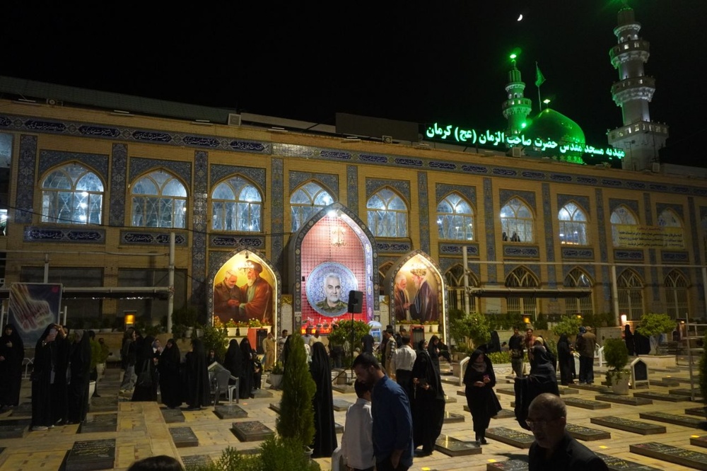 طلیعه حضور طلاب مدارس علمیه خواهران کرمان در گلزار شهدای کرمان