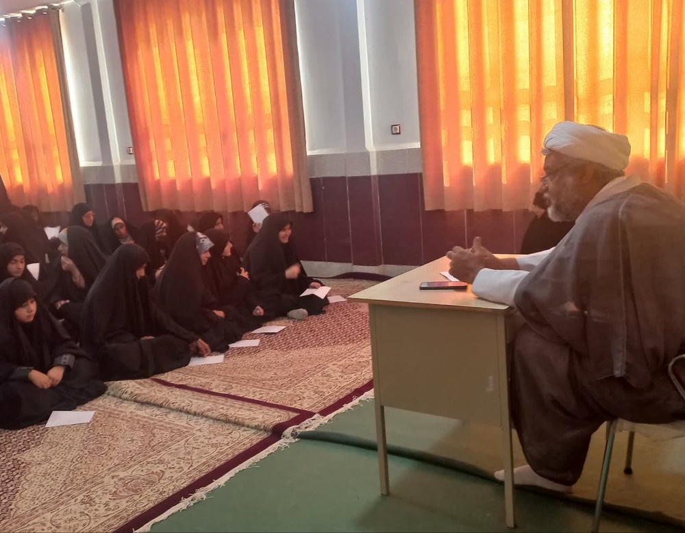 بازدید جامع مدیر حوزه‌های علمیه خواهران استان سیستان و بلوچستان از حوزه علمیه فاطمیه بزمان