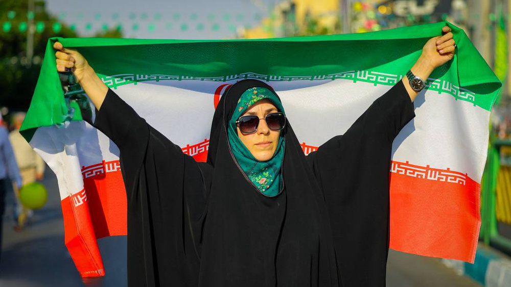 چادر نماد کرامت زن ایرانی است؛ نه ابزار نمایش